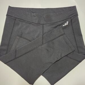 High-Waist Black Women’s Performance Capris